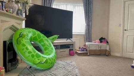 Swim ring heat stretch pop