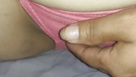 Crazy fast fingering on camera and lots of squirting