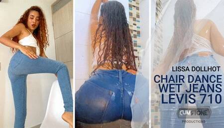 CHAIR DANCE WET JEANS LEVIS 710