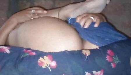 Bhabhi ko rat me jor jor se sex in house Hindi audio.