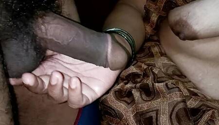 Desi village woman kissed me, 4K Vi eard to press her big boobs, enjoyed the bath, inserted the entire dick in my pussy but did not ejaculat