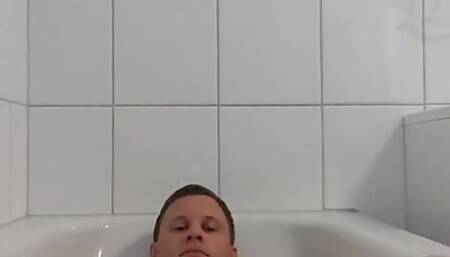 Pascal drinking his own piss in bathtub