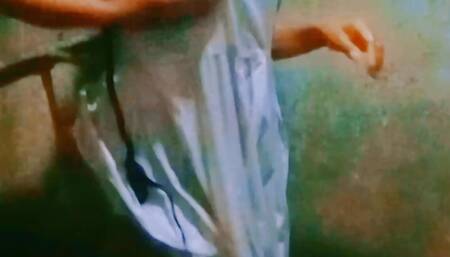 Srilankan school girl showing her sexy in bathroom, asian women sexual video, hot and sexy college girl bathroom sex video,sex