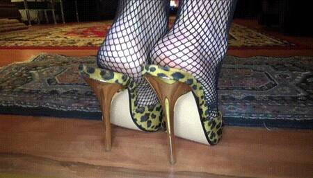 Hot smoking 21 - full clip - (1280x720*wmv)