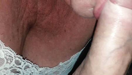 Woman loves to suck, move her ass and receive cum in her pussy