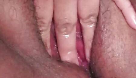 I like to shove things in my pussy