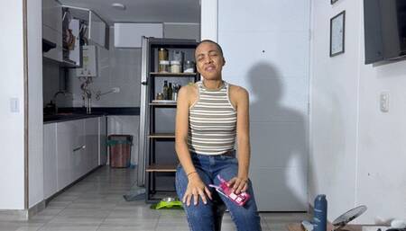 1080P SHE CANT STOP SHAVING HER HEAD WITH RAZOR AND SHAVING FOAM