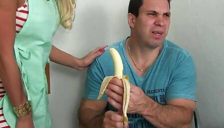 Horny Tranny Leticia Menezes Fills Her Mouth with Two Cocks