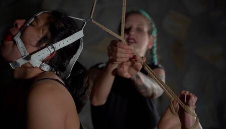 Abril Luna Bondage · 4K