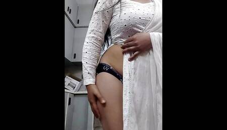 Girlfriend Show Her Body Part.