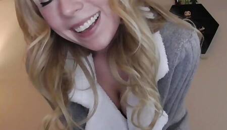 Sexy Amateur Tries on Summer Dresses