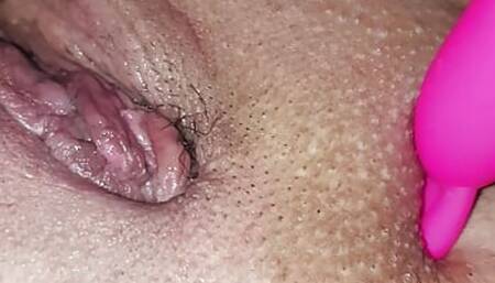 Fucking my pussy with a Pink Vibrator till Orgasm