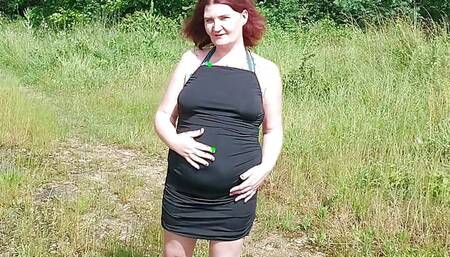 I show off in the middle of nature