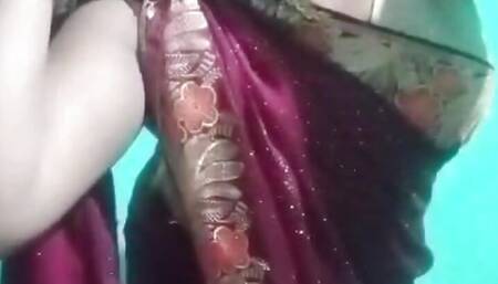 Desi bhabhi ka boobs amazing boobs
