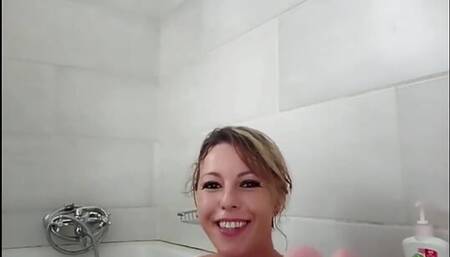 MILF in Bathtub Sucking Toes and Fingers Ass