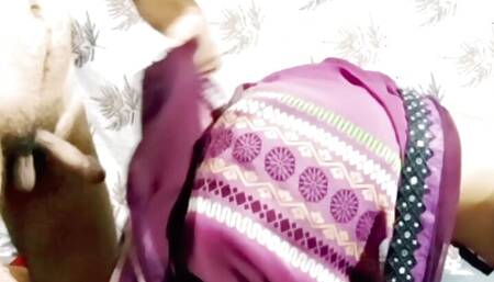 Romantic bhabhi with dever!!Saxy bhabhi in sari dogystyle fucking pussy