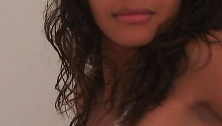 Carina 18 Fingering Solo Orgasm