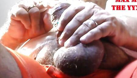 Hung Yyx Alpha Male Shows off & Shoots 4K