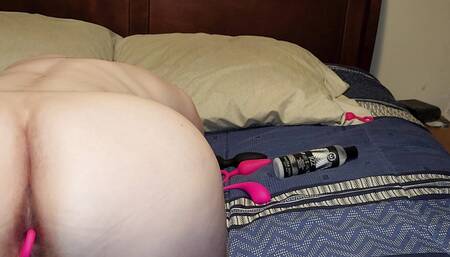 Slutty BBW Stuffs Her Ass With Butt Plugs.