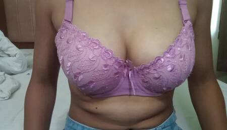 She Only Showing Her Sexy and Juicy Body Parts