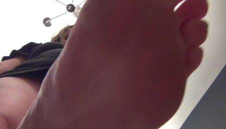 Alana Becomes A Giant For Her Son!