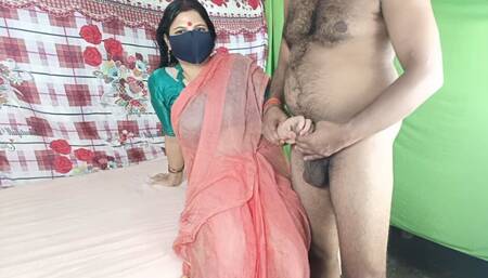 The sister-in-law, playing with the fat cock of the brother-in-law, fucks from behind.