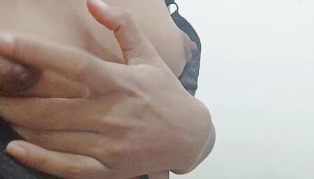 I masturbate my delicious pussy watching porn on my cell phone until I squirt full creampie