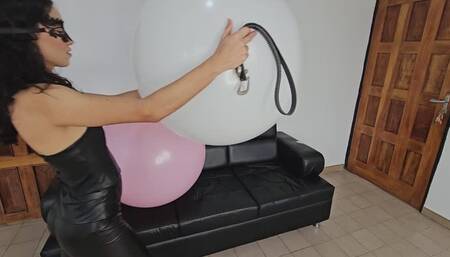 Marianna Punishes Her 24-inch Balloons · Global Voices