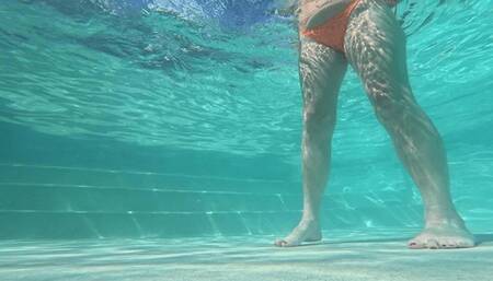 Blonde Sinks Pervert: 4k hd