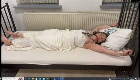 Roxy The Handcuffed Bride mp4 4k