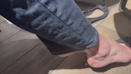 Shoeplay and Dangling at the coffee shop