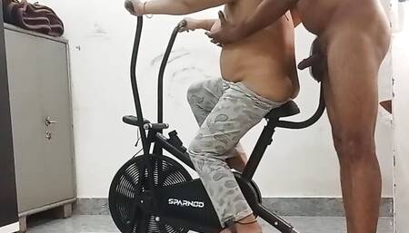Indian Desi chudankbhabi sex with cycling exsasis machine and fucking our husband very hard