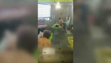 巨乳で超美人。ノーブラで乳首がくっきり浮かび、生乳マッサージでこぼれた乳が餅のように膨れ上がる。 隙だらけ！