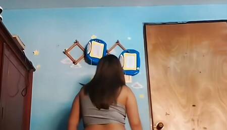 Big ass latina girl twerking in booty shorts
