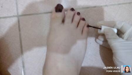 I put red nail polish on my shemale feet