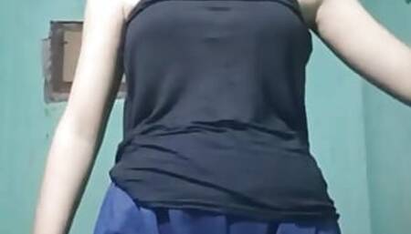 Chubby pussy of a village girl who is still a teenager at school who has not grown hair
