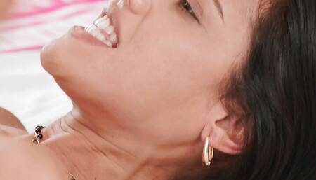 VIXEN Irresistible Apolonia Seduces Her Ex At His Wedding