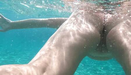 Pussy Swimming Underwater