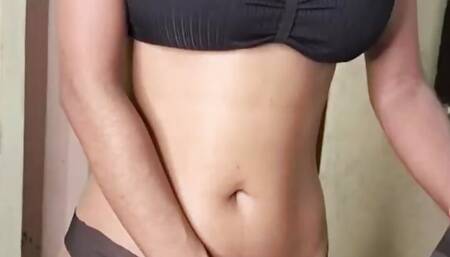 Desi Indian hot bhabhi ne chut me fingering - mysticalgril