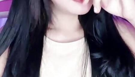 Nurul Yola who really likes her in a colmek