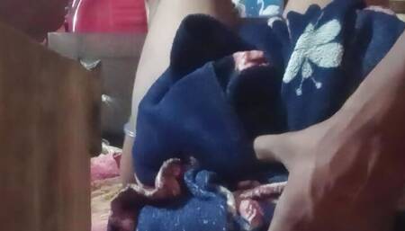 Desi bhabhi ji ki gand maari tel laga ke first time