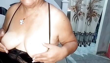 Sweet temptation of mature milf playing with her pussy and showing her tits
