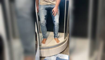 Huge piss in pants