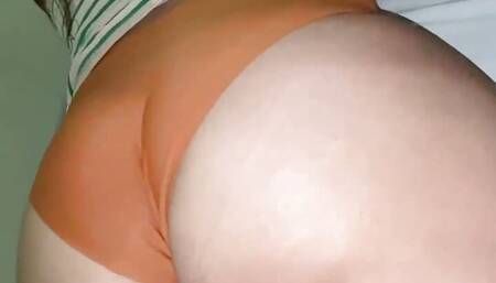My stepsister is in her underwear and I masturbate with her buttocks and I fill her panties with cum