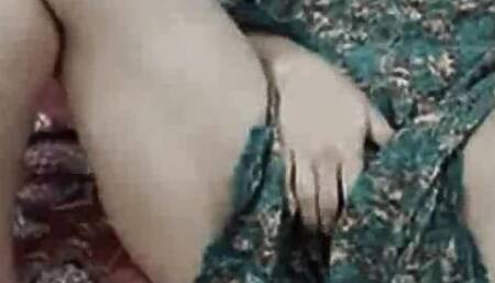 Pakistani Beautiful Girl On 18Years Old Leaked video my tight puzi and big beautiful bobbs full video