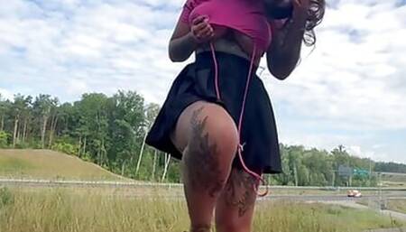 Hey everyone!  I'm live today near the highway and ready to have some fun! Join me for a special squirt session you won't want to miss.  Let's make this an unforgettable time together ????