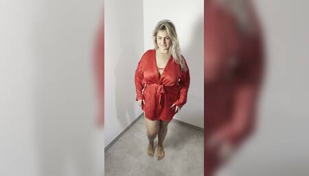 A naughty striptease, just for you!????