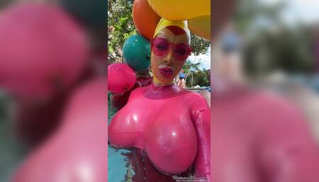 Now that's what I call a POOLPARTY!