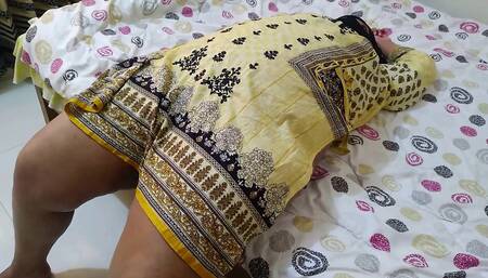 Pakistani Hot Celebrity Ayesha Sex With Her New Fan in Hotel - Cute Tight Virgin Pussy Fuck & Cum Wild