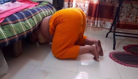 MILF Half Naked Hot Stepmom Stuck Under Bed, Then Stepson Give Her Anal Fuck & Destroy big booty